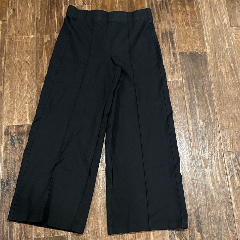 stretchy, high-waisted dress slacks